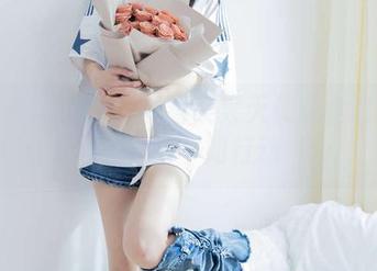 物恋传媒 – 来！看看菜菜天使的全套图集，心动不如行动