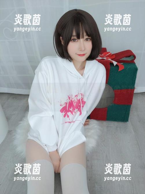 厨娘？不，她是白银81，白银81的写真合集，让你忍不住想多看几眼！