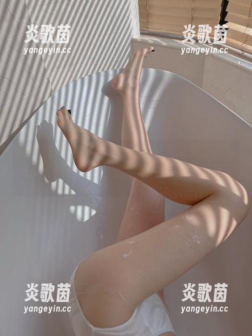 微密圈 - 更新了！禅院熏的作品集和那皮衣里的小故事，让我有种意犹未尽的感觉。