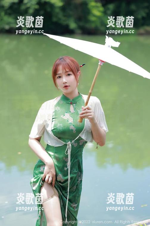 秀人网 - Elise谭晓彤海边休闲合集：图片里的她真是美得让海水都红了脸！