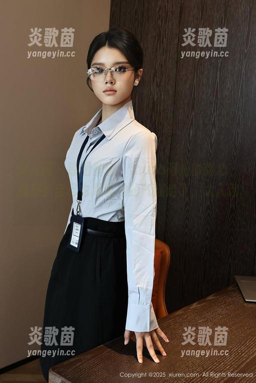 秀人网 - 原图解密：laura阿姣的甜心，我感觉自己也跟着她的气氛走了，太入迷了。
