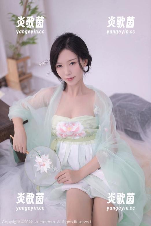 秀人网-伊丽莎有点白 秀人网 - 资源分享:当伊丽莎有点白与棉袜邂逅,原图让你欲罢不能!