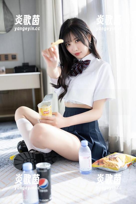 秀人网-周美美alicia 秀人网 - 别让周美美alicia的泳池照片溜走:图库精选,让我想每天都去游泳!