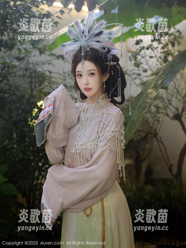 秀人网 - 唐翩翩的写真：温柔时光，随手一抓就是一张壁纸