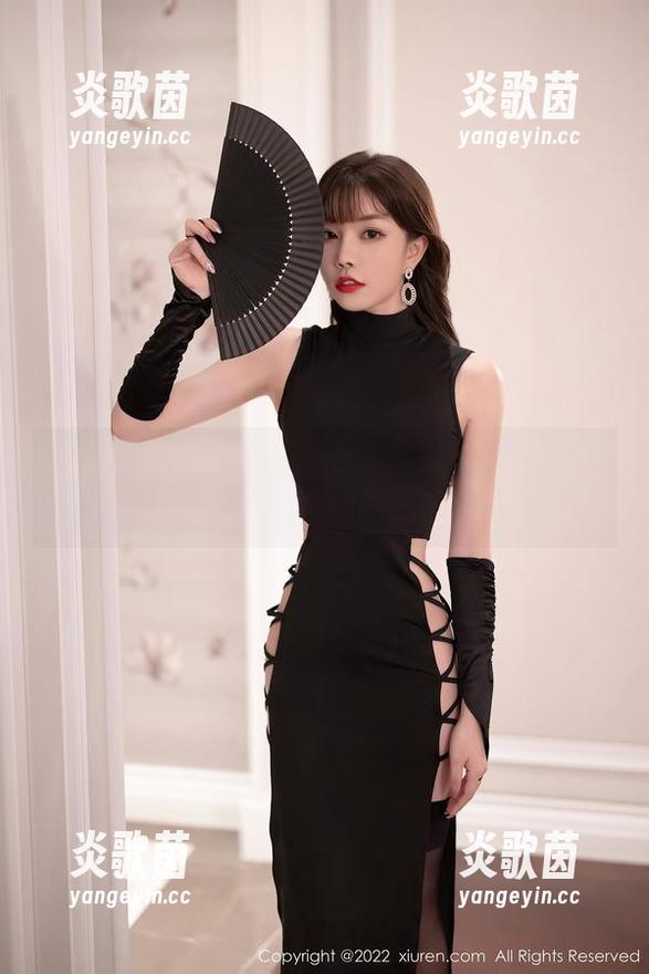 秀人网 - 娜露selena学院风三亚旅拍合集：一场关于校服和阳光的朦胧梦境
