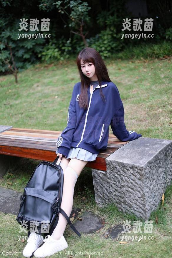 秀人网 - 看小小白思宜怎么把牛仔裤穿出写真的新花样！