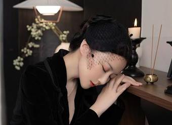 秀人网 – 小纯子的私拍：白色是她的调皮乐章