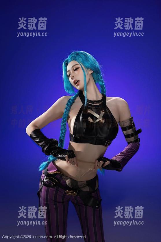 秀人网-李七喜 秀人网 - 当李七喜更新办公室写真,图片中的每一帧都在说:工作真是美好又无奈…