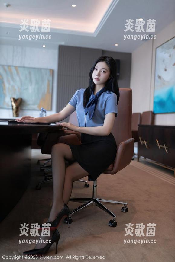 秀人网 - 私房风情万种：白白Alina的粉色图包，满满都是少女心