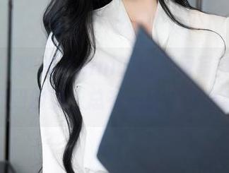 秀人网 – 糯美子nini的比基尼写真图册，从海浪到沙滩，总有一丝悸动在翻涌！