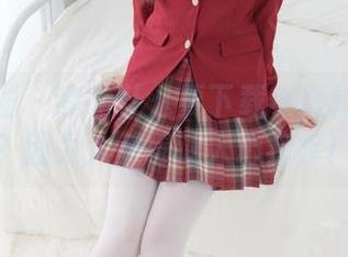 紧急企划 – 我为什么要下载小婕校服白丝？因为太美得让人心痒痒！