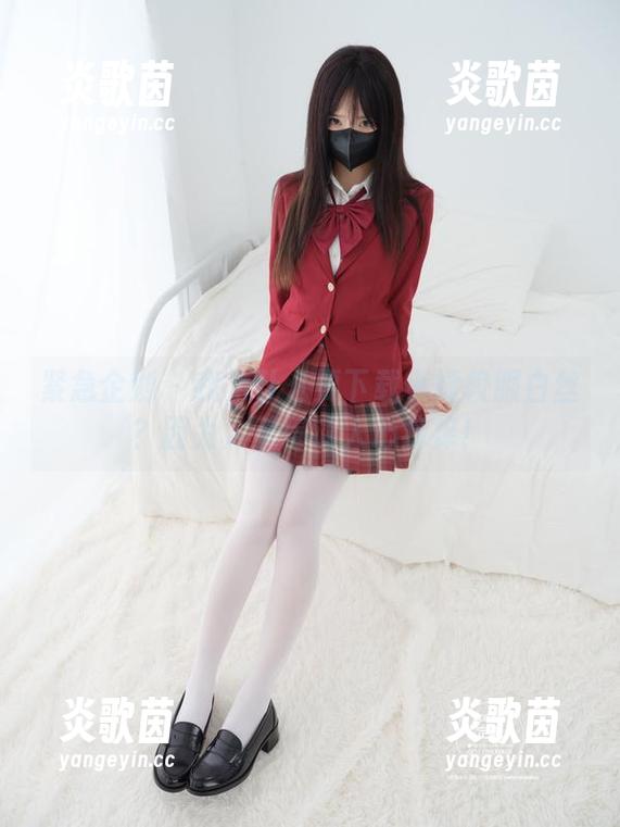 紧急企划 - 我为什么要下载小婕校服白丝？因为太美得让人心痒痒！