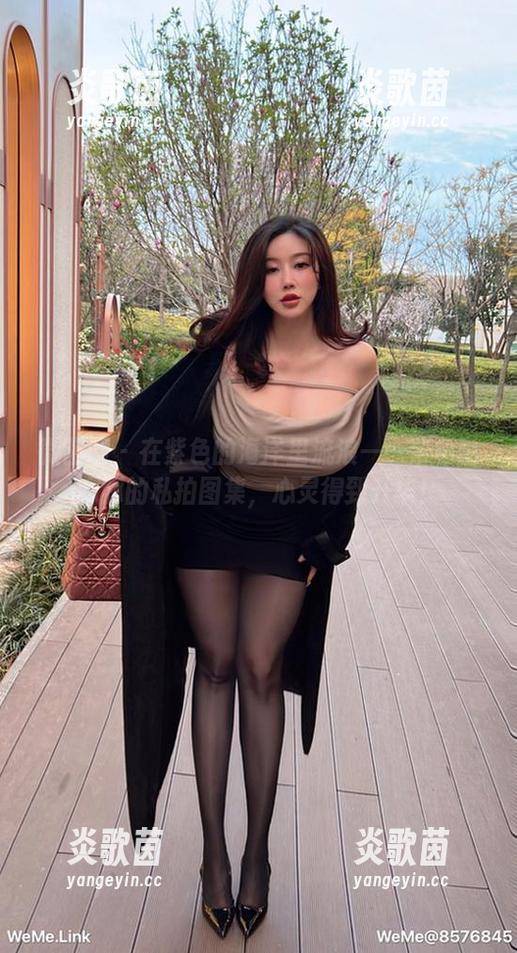 微密圈 - 在紫色的海洋里流浪——紫色哒豚豚的私拍图集，心灵得到升华！