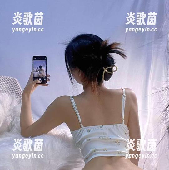 微密圈 - 少女梦之美图：墙上的壁纸也能有纪念小小v的气息！
