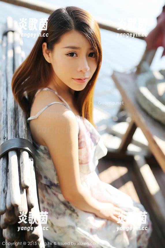 美媛馆 - 贴在墙上的丝袜幻想：从绮里嘉Carina的写真中找灵感！