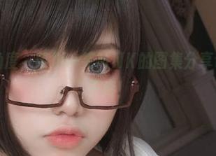 网袜换个角度，芊川一笑MNK的图集分享让你笑到肚子疼！