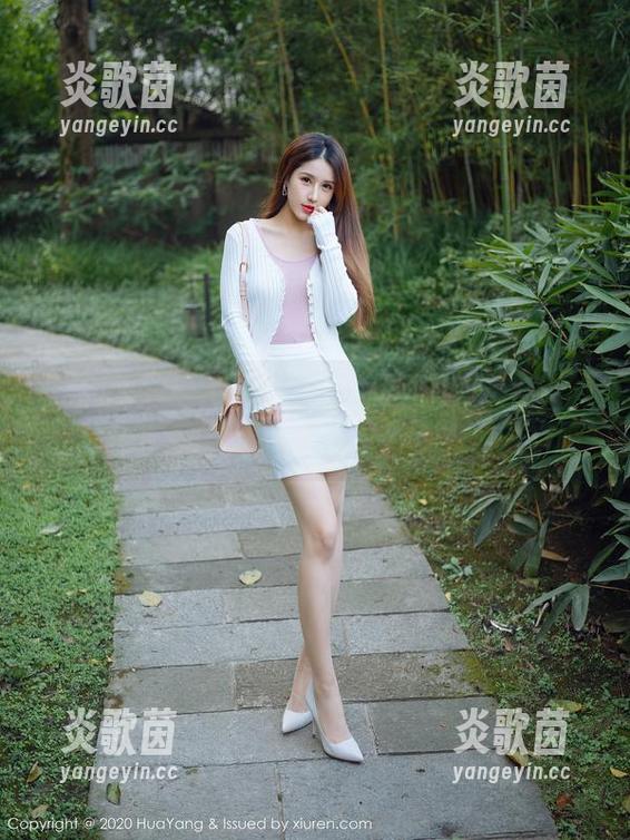 花漾show-易阳Silvia 花漾show - 当易阳Silvia穿上皮衣,照片合集里的每一帧都在说:看这儿!