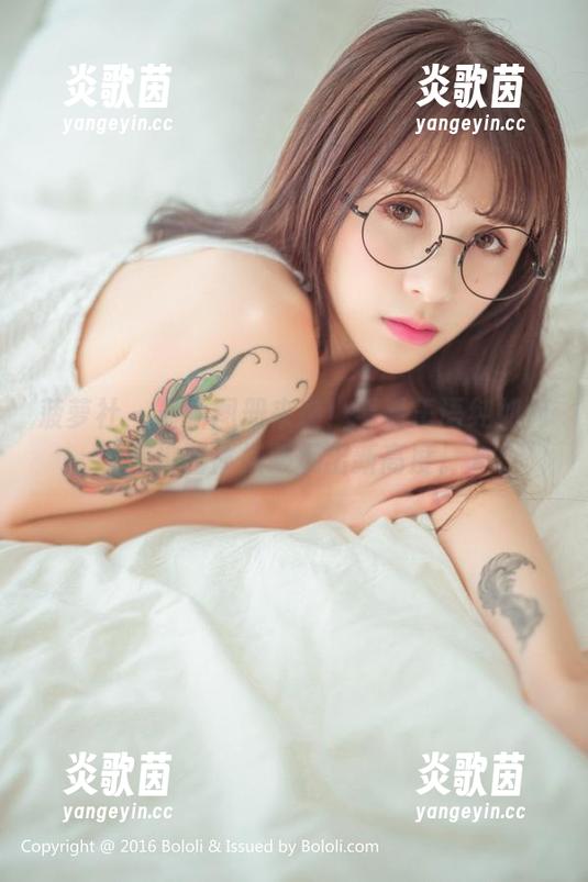 菠萝社 - 最新图册来袭！看看王语纯如何把校园体操服玩出新高度。