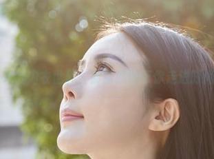 蜜桃社 – 铃木的内衣世界：最新原图带你走进时尚的另一面！
