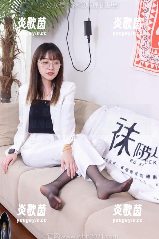 袜啵啵 - 奶油带你看双靴子！免费下载的时尚感，你好意思不带走吗？