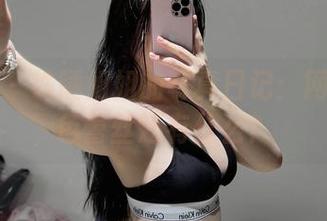 微密圈 – 铁锤姐姐的写真日记：网盘、红色蕾丝还有什么？