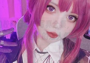 雪猫的校园日常：写真合集，快来围观这位“学霸”的迷人侧颜！