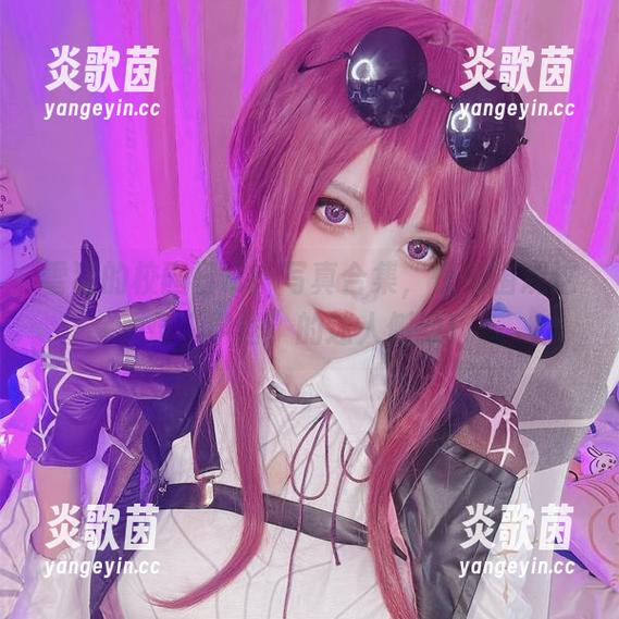 雪猫 雪猫的校园日常:写真合集,快来围观这位“学霸”的迷人侧颜!