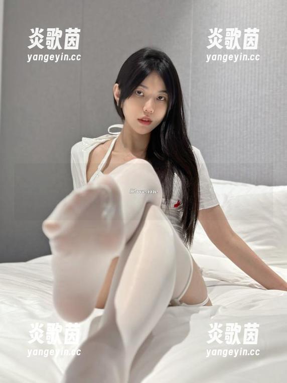 鱼神鱼 微密圈 - 鱼神鱼的写真作品,飞天舞女的气场,居然让我想起水中的波浪!