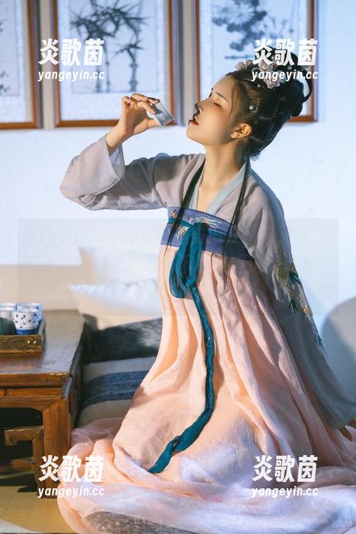 鹿八岁baby 鹿八岁baby的《日向雏田》图包又双叒叕来了,悄悄告诉你,下载之前记得准备好心脏哦!